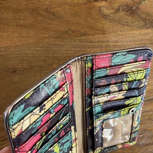 SAKROOTS Artist Circle Snap Wallet - Picture 8 of 12